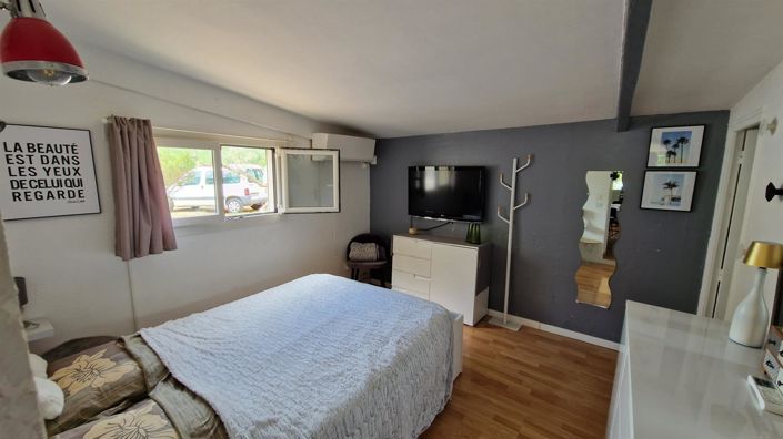 Image No.7-5 Bed House for sale