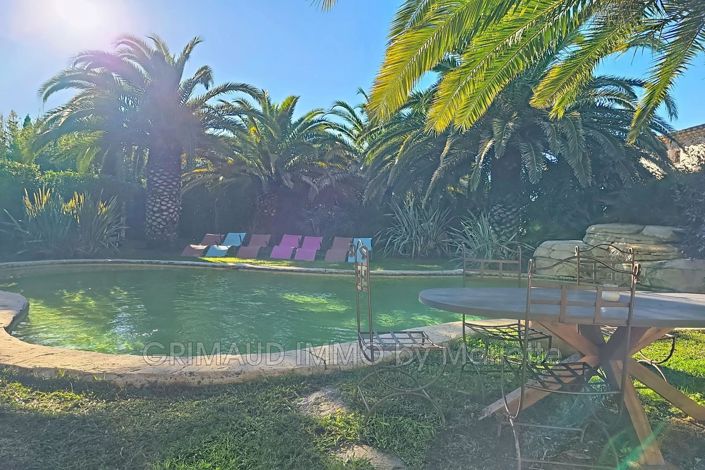 Image No.8-5 Bed House for sale