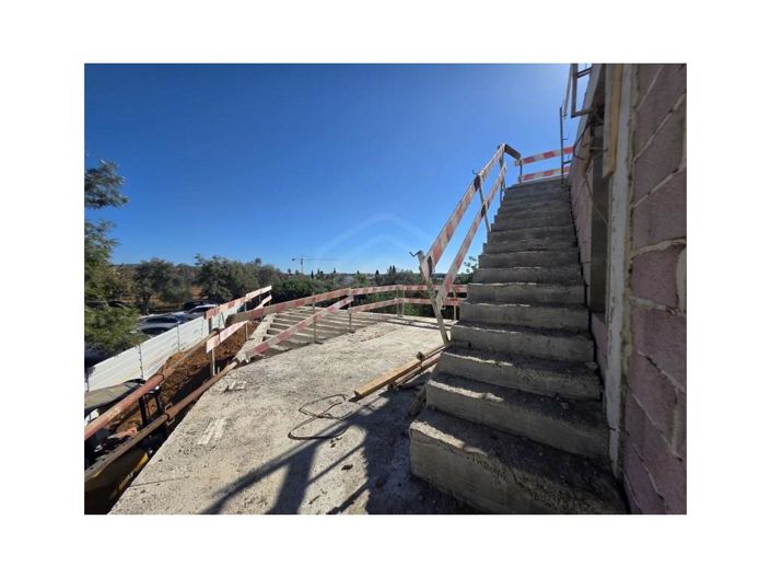 Image No.11-3 Bed House for sale