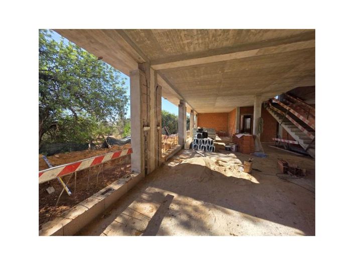 Image No.8-3 Bed House for sale