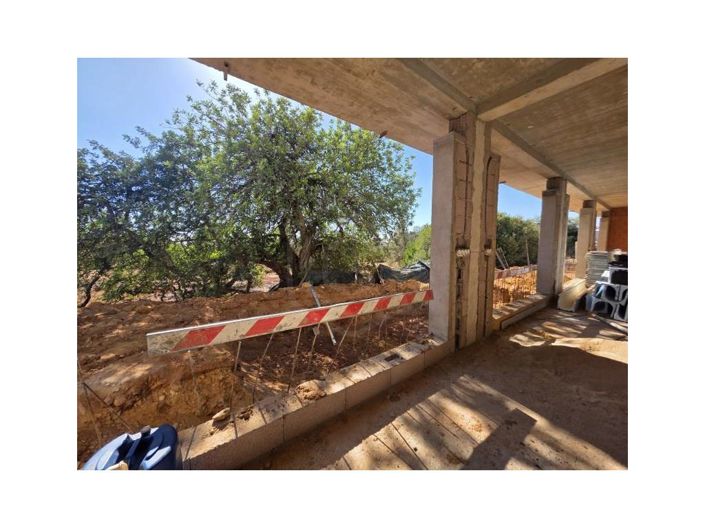 Image No.9-3 Bed House for sale