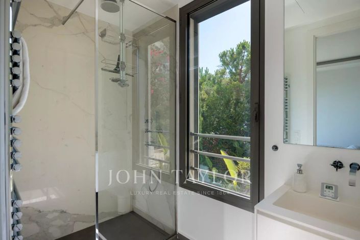 Image No.5-House for sale