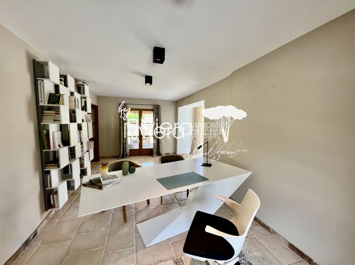 Image No.20-9 Bed House for sale