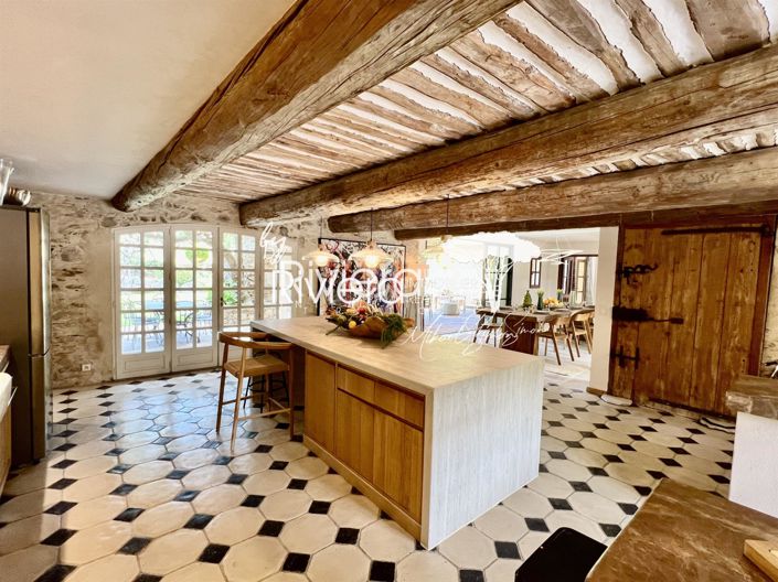 Image No.24-9 Bed House for sale