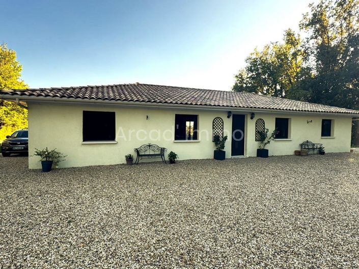 Image No.1-3 Bed House for sale