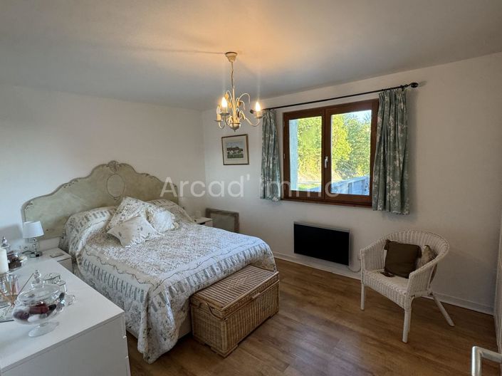 Image No.8-3 Bed House for sale