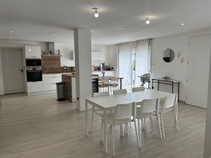 Image No.3-5 Bed House for sale