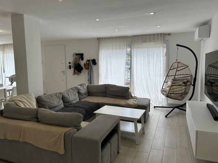 Image No.4-5 Bed House for sale