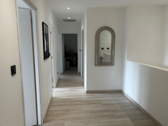 Image No.5-5 Bed House for sale