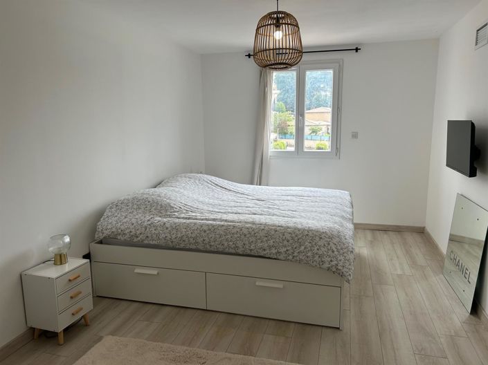 Image No.6-5 Bed House for sale