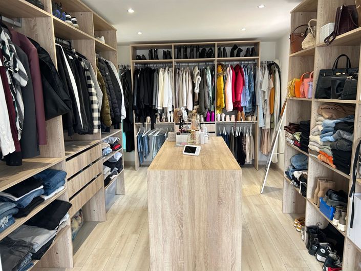 Image No.7-5 Bed House for sale