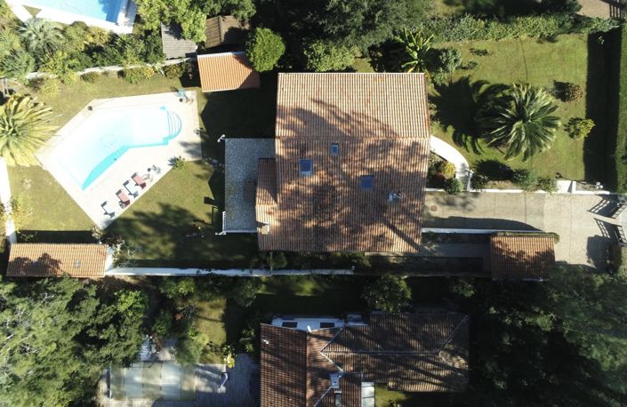 Image No.1-5 Bed House for sale