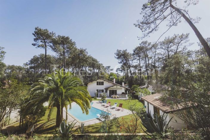 Image No.7-5 Bed House for sale