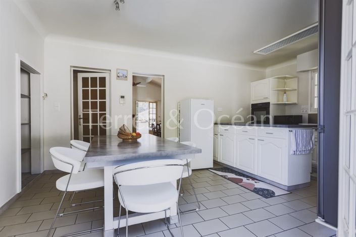 Image No.9-5 Bed House for sale