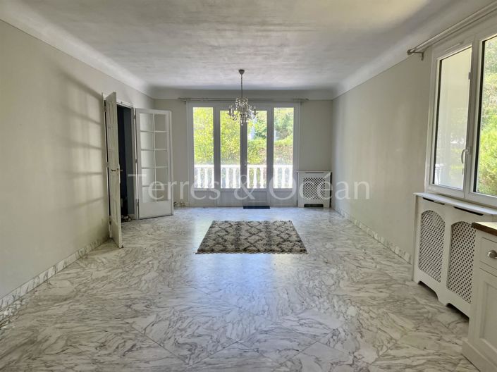 Image No.7-5 Bed House for sale