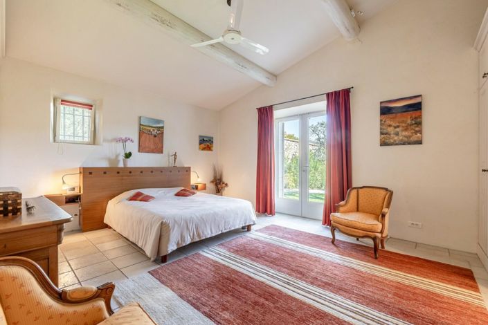 Image No.10-6 Bed House for sale