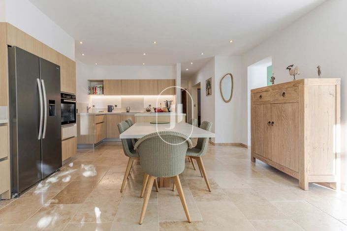 Image No.5-4 Bed House for sale