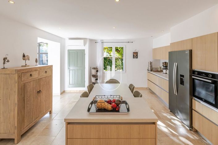 Image No.6-4 Bed House for sale