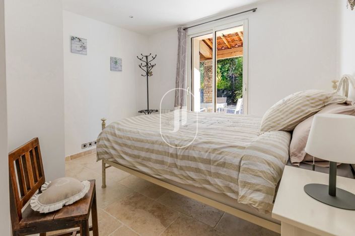 Image No.7-4 Bed House for sale