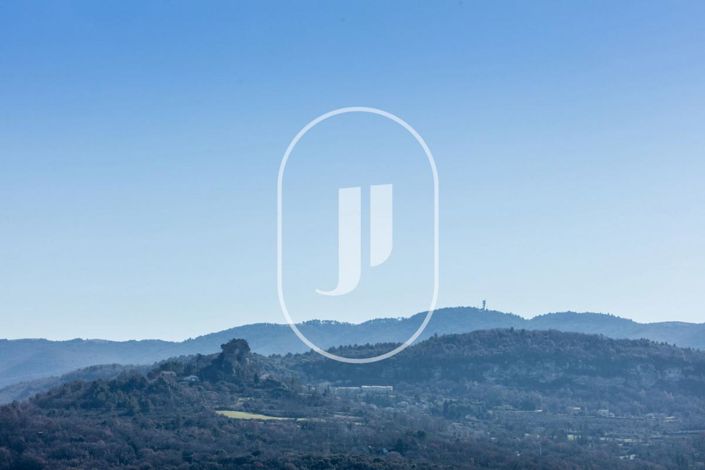 Image No.15-5 Bed House for sale