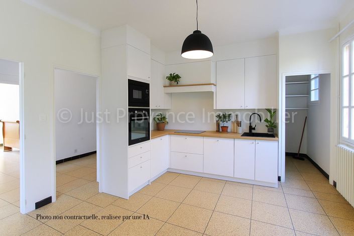 Image No.10-3 Bed House for sale