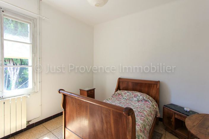 Image No.11-3 Bed House for sale