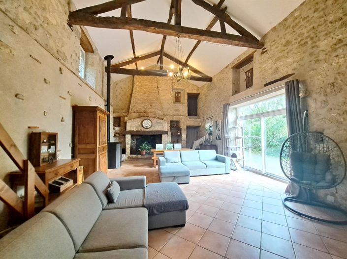 Image No.8-5 Bed House for sale