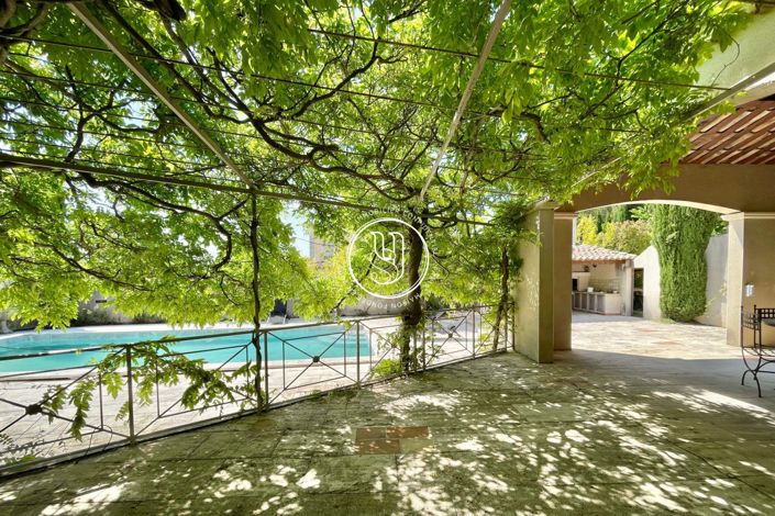 Image No.1-5 Bed House for sale