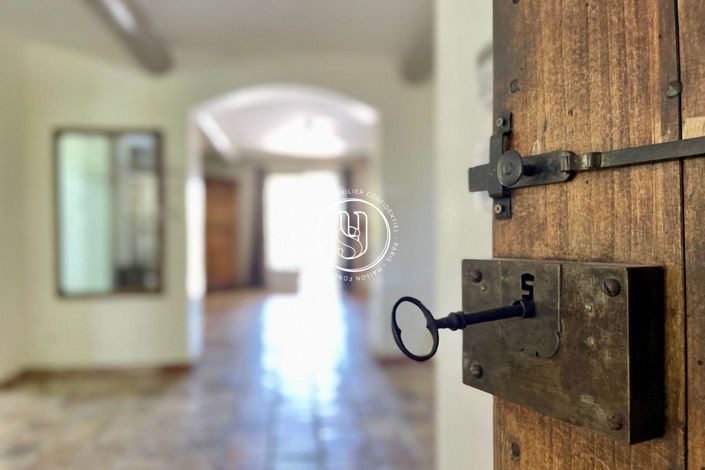 Image No.6-5 Bed House for sale