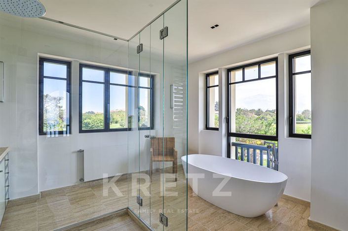 Image No.17-7 Bed House for sale