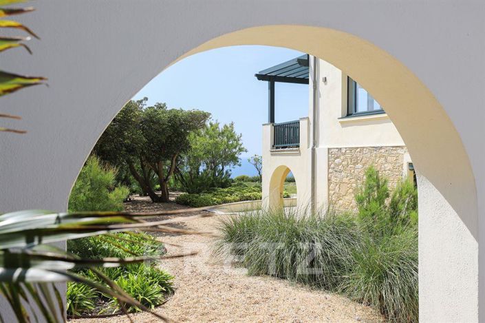 Image No.8-7 Bed House for sale