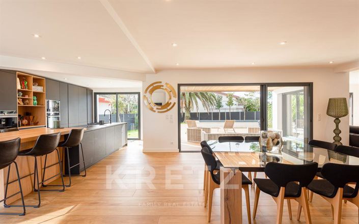 Image No.6-4 Bed House for sale