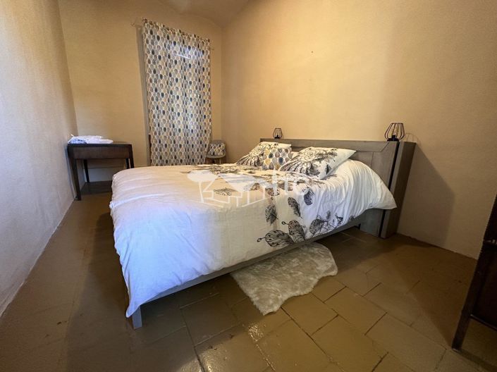 Image No.9-5 Bed House for sale