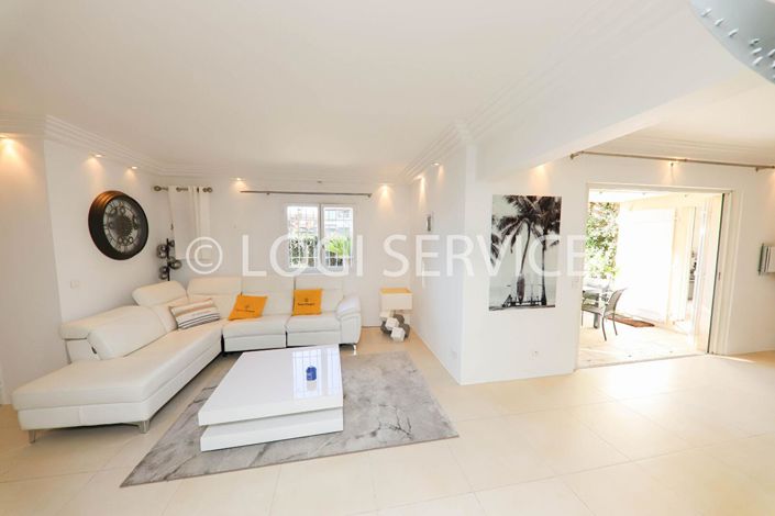 Image No.8-3 Bed Apartment for sale