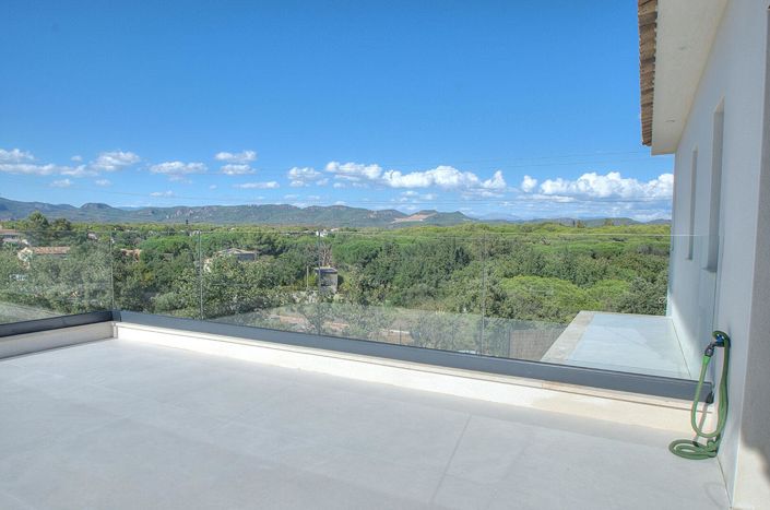 Image No.11-4 Bed House for sale