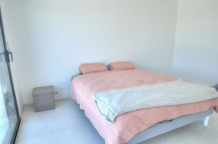 Image No.13-4 Bed House for sale