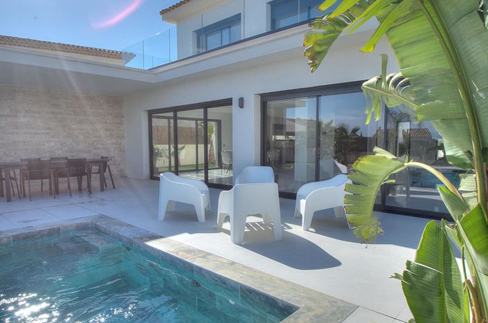 Image No.16-4 Bed House for sale