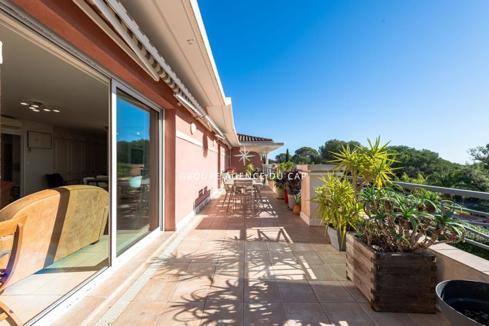 Image No.1-4 Bed Apartment for sale