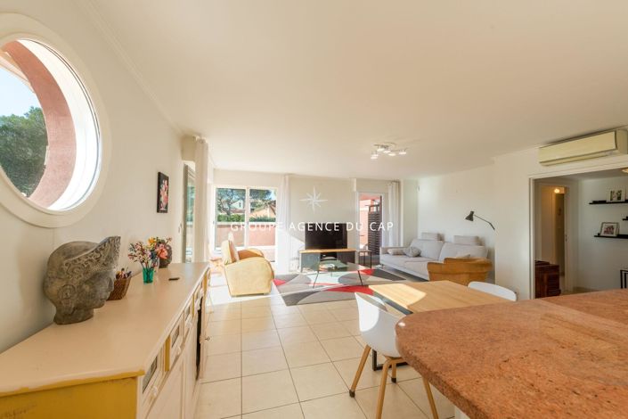 Image No.5-Appartement de 4 chambres à vendre à Saint-Raphael