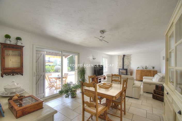 Image No.6-2 Bed House for sale