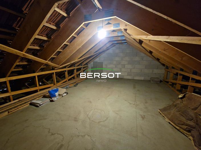 Image No.17-3 Bed House for sale