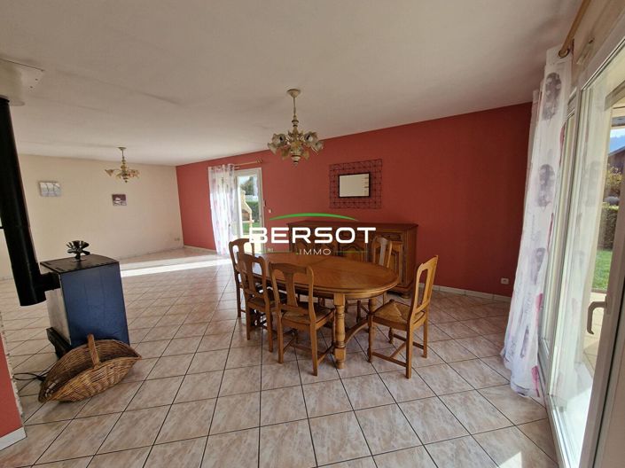 Image No.2-3 Bed House for sale