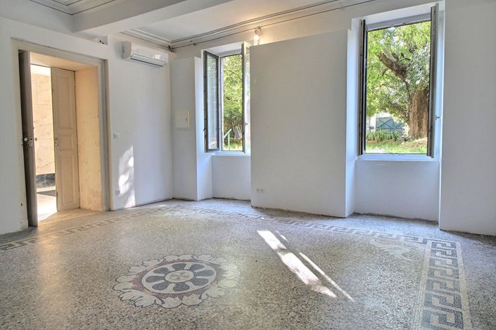 Image No.5-5 Bed House for sale