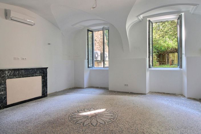 Image No.6-5 Bed House for sale