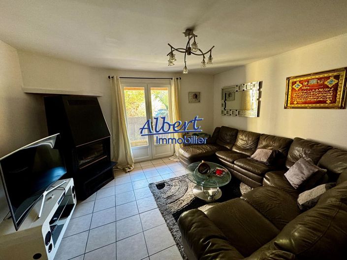 Image No.4-2 Bed House for sale