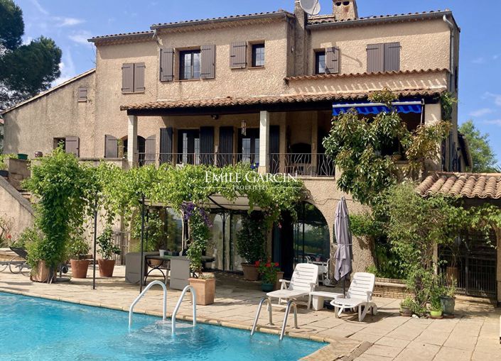 Image No.1-6 Bed House for sale