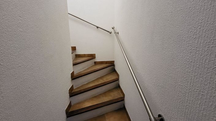 Image No.8-3 Bed House for sale