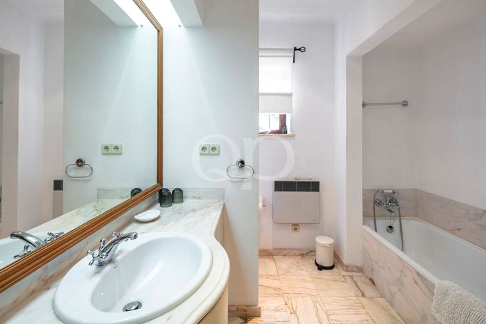 Image No.24-3 Bed House for sale