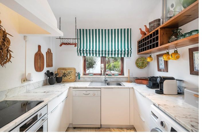 Image No.6-3 Bed House for sale