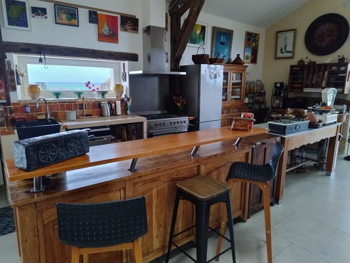 Image No.10-6 Bed House for sale